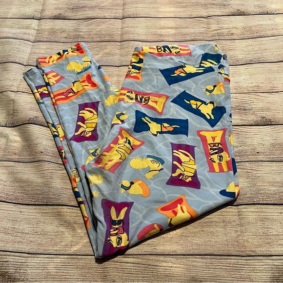 Animals on Pool Rafts, Cats, Dogs, Super Soft & Comfy LulaRoe TC 2 Leggings - Picture 1 of 9